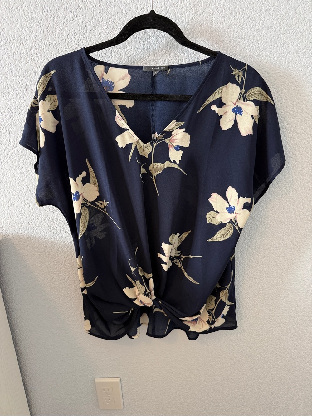 West Kei Navy Floral V‑Neck Twist Front Blouse